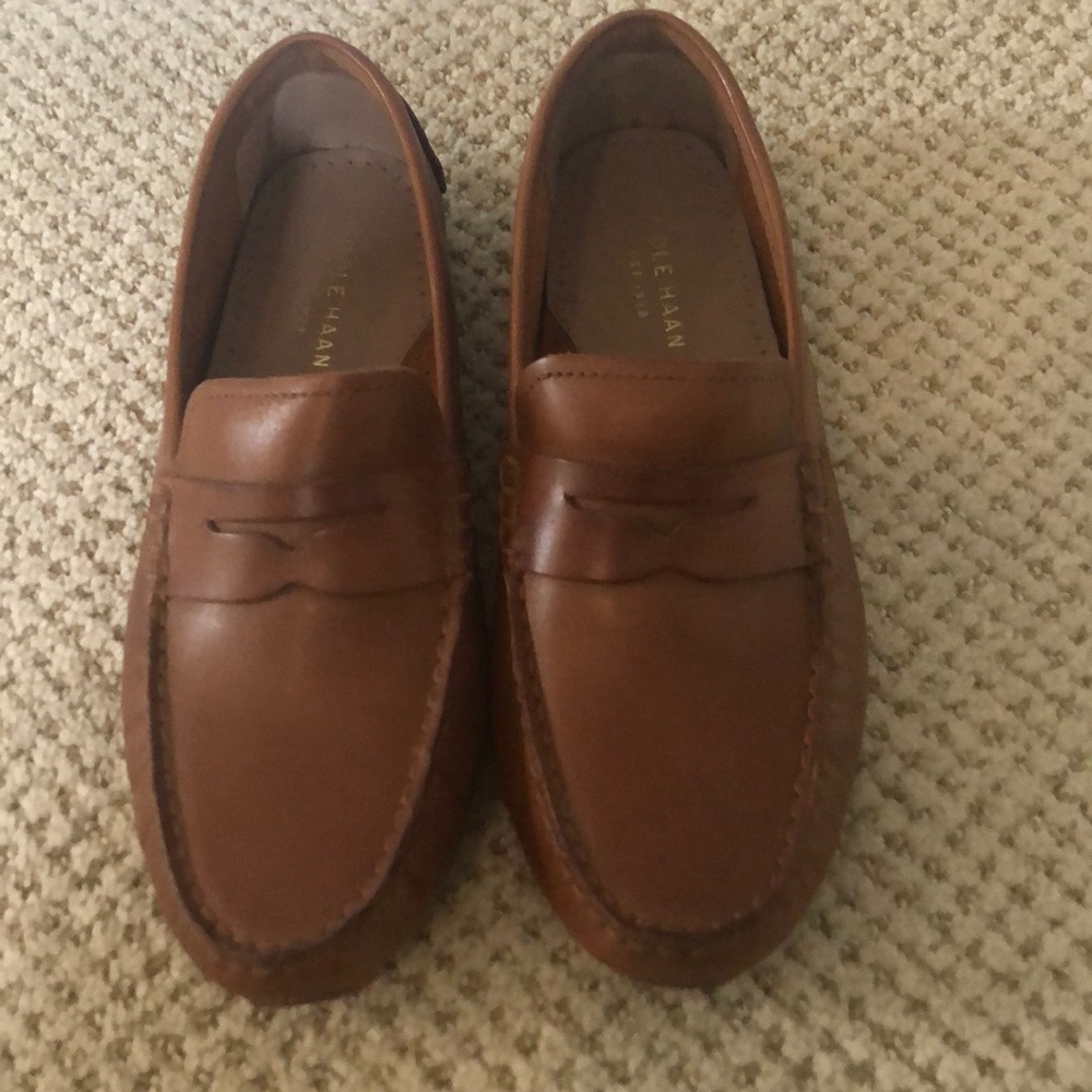 Cole Haan tan loafers size 5.5